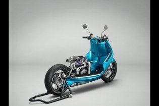 Moto - News: PiperMoto J Series: scooter classico con motore KTM 690