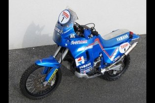 Moto - News: Yamaha YZE OWD8 del 1993 di Stephane Peterhansel in vendita