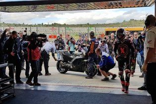 MotoGP: La prima volta di Lorenzo in Honda: le foto mai viste