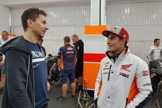 MotoGP: La prima volta di Lorenzo in Honda: le foto mai viste
