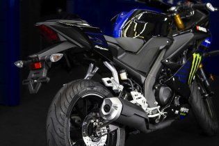 Moto - News: Yamaha: arriva la YZF-R125 Monster Energy 2019