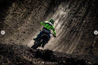 : Rossi e Dovizioso insieme sulla pista di cross di Cavallara 