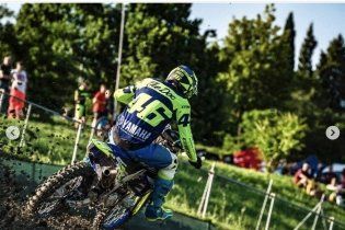 : Rossi e Dovizioso insieme sulla pista di cross di Cavallara 