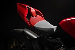 Moto - News: Carl Fogarty svela la Ducati Panigale V4 25° Anniversario 916