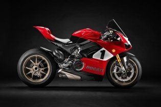 Moto - News: Carl Fogarty svela la Ducati Panigale V4 25° Anniversario 916