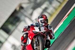 Moto - News: Carl Fogarty svela la Ducati Panigale V4 25° Anniversario 916