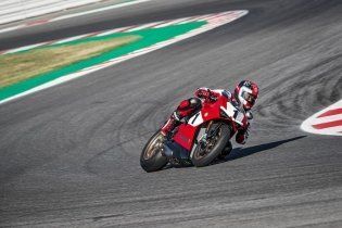Moto - News: Carl Fogarty svela la Ducati Panigale V4 25° Anniversario 916