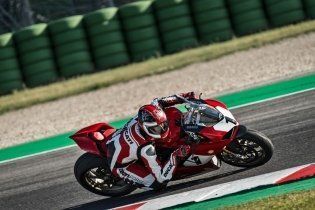 Moto - News: Carl Fogarty svela la Ducati Panigale V4 25° Anniversario 916