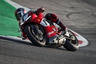 Moto - News: Carl Fogarty svela la Ducati Panigale V4 25° Anniversario 916