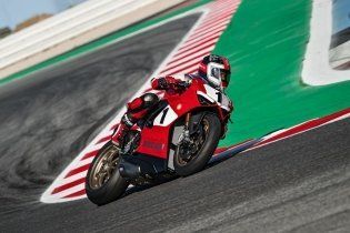 Moto - News: Carl Fogarty svela la Ducati Panigale V4 25° Anniversario 916