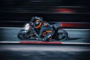 Moto - News: KTM Super Duke 1290 R 2020: la Bestia ha affilato gli artigli