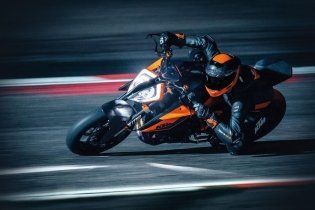 Moto - News: KTM Super Duke 1290 R 2020: la Bestia ha affilato gli artigli