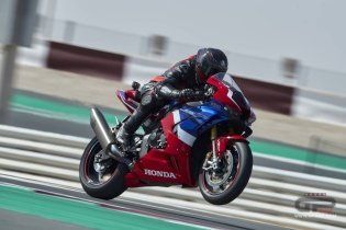Moto - Test: Prova Honda CBR 1000 RR-R: una rivoluzione, mai stata così “cattiva”