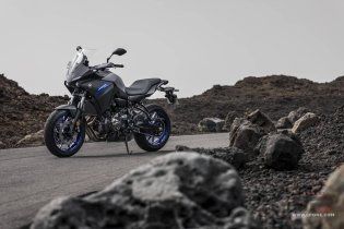 Moto - Test: Nuova Yamaha Tracer 700 2020, non solo “sguardo R1” ed Euro 5
