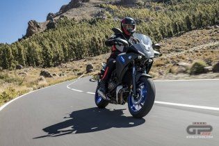 Moto - Test: Nuova Yamaha Tracer 700 2020, non solo “sguardo R1” ed Euro 5