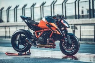 Moto - Test: PROVA KTM Super Duke 1290 R: Bestia nell'anima, ringhia ma non azzanna