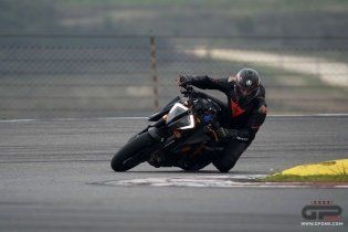 Moto - Test: PROVA KTM Super Duke 1290 R: Bestia nell'anima, ringhia ma non azzanna