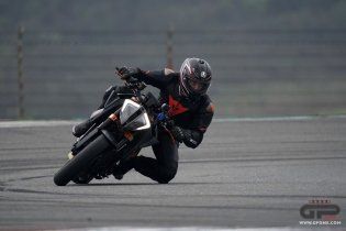 Moto - Test: PROVA KTM Super Duke 1290 R: Bestia nell'anima, ringhia ma non azzanna