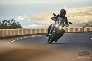 Moto - Test: Nuova Yamaha Tracer 700 2020, non solo “sguardo R1” ed Euro 5