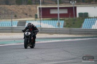 Moto - Test: PROVA KTM Super Duke 1290 R: Bestia nell'anima, ringhia ma non azzanna