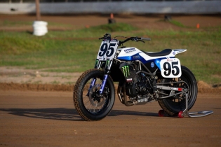 Moto - News: Tommy Hayden: a modern Flat Tracker built on a Yamaha MT-07 base