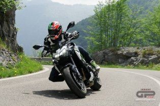 Moto - Test: Prova Kawasaki Z900 2020: arriva il controllo di trazione      