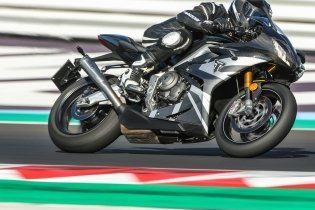Moto - Test: Triumph Daytona 765 Moto2 Limited Edition - TEST