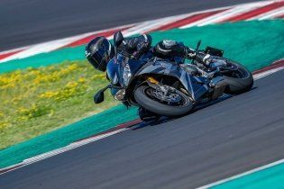Moto - Test: Triumph Daytona 765 Moto2 Limited Edition - TEST