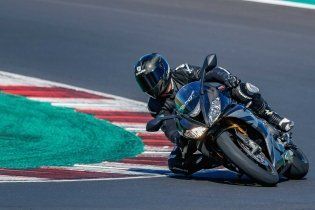 Moto - Test: Triumph Daytona 765 Moto2 Limited Edition - TEST