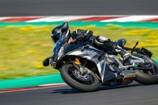 Moto - Test: Triumph Daytona 765 Moto2 Limited Edition - TEST