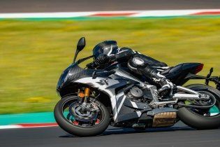 Moto - Test: Triumph Daytona 765 Moto2 Limited Edition - TEST