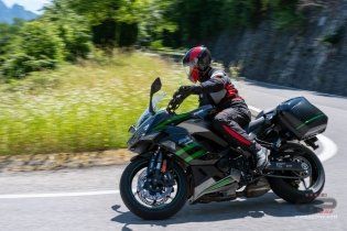 Moto - Test: Prova Kawasaki Ninja 1000SX 2020: sport touring dalla Z alla Ninja