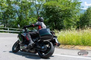 Moto - Test: Prova Kawasaki Ninja 1000SX 2020: sport touring dalla Z alla Ninja
