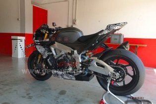 Moto - News: SCOOP: Ecco l'Aprilia Tuono con aerodinamica da MotoGP!