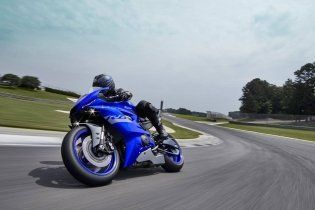 Moto - News: Yamaha R6 2021: addio alla strada, sarà solo uso pista, caratteristiche e foto 