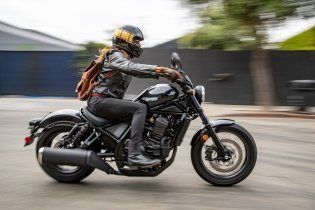 Moto - News: Honda: la Rebel con il motore dell'Africa Twin, Rebel 1100 2021, foto e dati