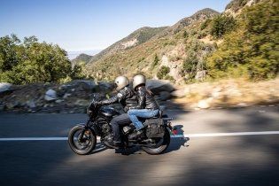 Moto - News: Honda: la Rebel con il motore dell'Africa Twin, Rebel 1100 2021, foto e dati