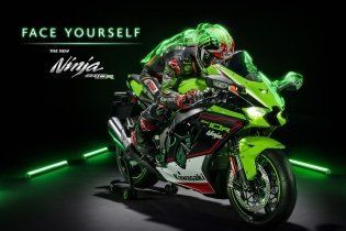 Moto - News: Svelate le Kawasaki ZX-10R e ZX-10RR my2021: due Ninja per graffiare in pista