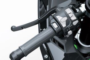Moto - News: Svelate le Kawasaki ZX-10R e ZX-10RR my2021: due Ninja per graffiare in pista