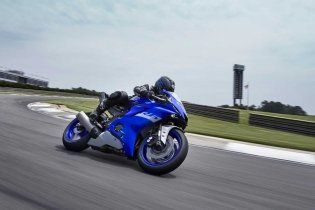 Moto - News: Yamaha R6 Race, la supersport solo per le pieghe in pista