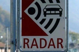 Auto - News: A 88 anni preso a 191 Km/h: era in ritardo per la vaccinazione Covid