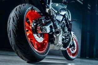 Moto - Test: Prova Video Yamaha MT-07 2021: caratteristiche e foto