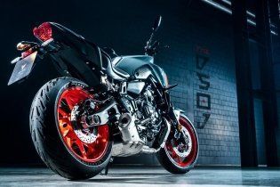 Moto - Test: Prova Video Yamaha MT-07 2021: caratteristiche e foto