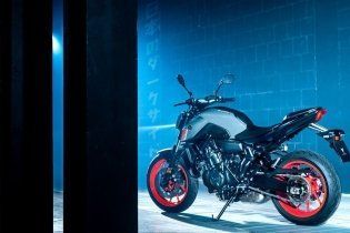 Moto - Test: Prova Video Yamaha MT-07 2021: caratteristiche e foto