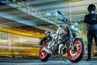 Moto - Test: Prova Video Yamaha MT-07 2021: caratteristiche e foto