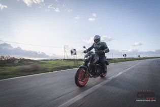 Moto - Test: Prova Video Yamaha MT-07 2021: caratteristiche e foto