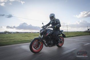 Moto - Test: Prova Video Yamaha MT-07 2021: caratteristiche e foto
