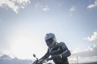 Moto - Test: Prova Video Yamaha MT-07 2021: caratteristiche e foto
