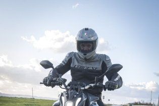 Moto - Test: Prova Video Yamaha MT-07 2021: caratteristiche e foto