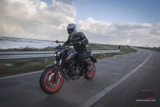 Moto - Test: Prova Video Yamaha MT-07 2021: caratteristiche e foto